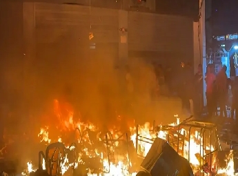 ഹാദിയുടെ മരണം: ബംഗ്ലാദേശില്‍ അക്രമതരംഗം; ചിറ്റഗോങ്ങിലെ ഇന്ത്യന്‍ മിഷനു നേരെ...