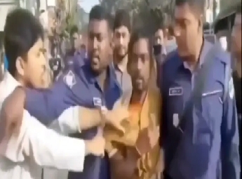 കൈയില്‍ കെട്ടിയ ചുവന്ന നൂലില്‍ 'റോ ഏജന്റ്' മുദ്രയുണ്ടെന്നാരോപിച്ച്  ബംഗ്ലാദേശില്‍ ആള്‍ക്കൂട്ടം ഹിന്ദു റിക്ഷാ തൊഴിലാളിയെ ആക്രമിച്ചു