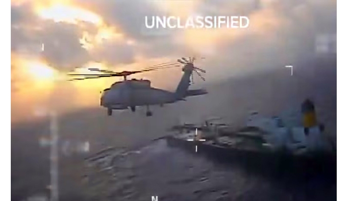 വെനിസ്വേലയുടെ എണ്ണക്കപ്പലുകള്‍ക്കെതിരെ അമേരിക്കയുടെ കടുത്ത നടപടി: മറ്റൊരു 'ഡാര്‍ക്ക് ഫ്‌ലീറ്റ്' കപ്പലിനെ പിന്തുടര്‍ന്ന് കോസ്റ്റ് ഗാര്‍ഡ്