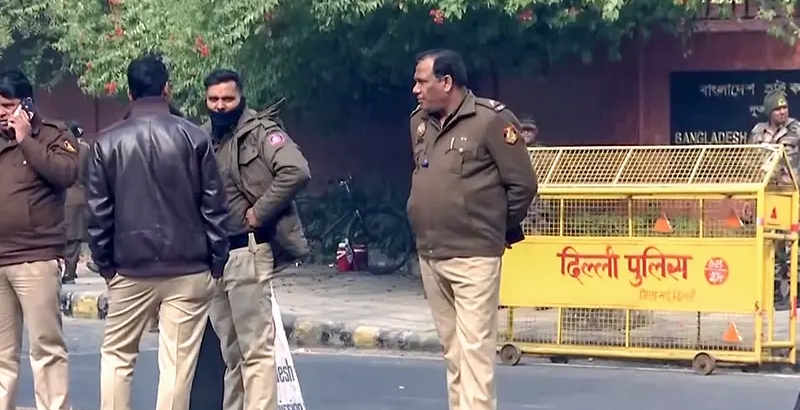 പ്രതിഷേധങ്ങളും രാഷ്ട്രീയ അസ്ഥിരതയും: ബംഗ്ലാദേശ് വിസ സേവനങ്ങള്‍ താത്ക്കാലികമ...