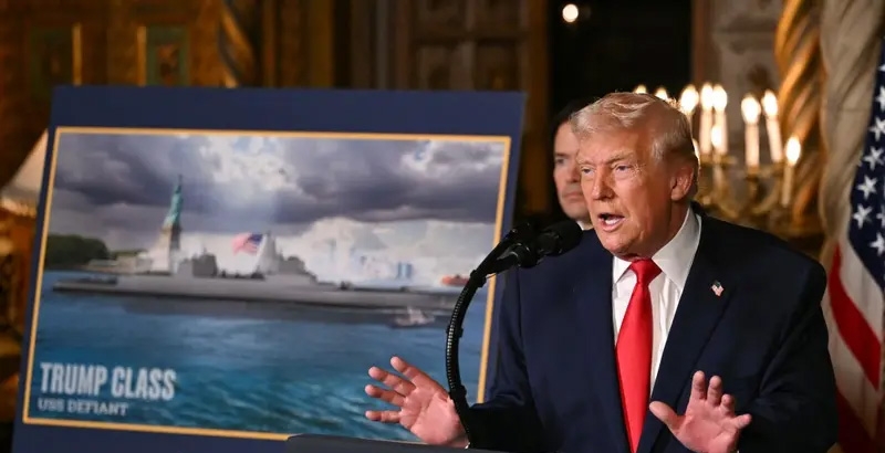 നാവികസേനയില്‍ ട്രംപ് മുദ്ര: പതിറ്റാണ്ടുകളായ പാരമ്പര്യം ലംഘിച്ച് സ്വന്തം പേരില്‍ പുതിയ യുദ്ധക്കപ്പല്‍ ക്ലാസ് പ്രഖ്യാപിച്ചു