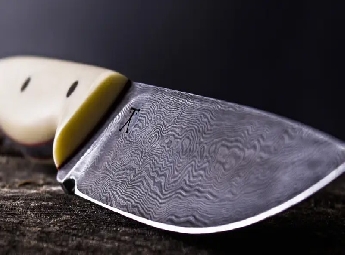 പാരീസ് മെട്രോയില്‍ കത്തി ആക്രമണം: മൂന്ന് സ്ത്രീകള്‍ക്ക് കുത്തേറ്റു; പ്രതി അറസ്റ്റില്‍