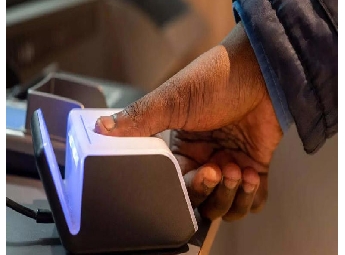 അമേരിക്കന്‍ അതിര്‍ത്തിയില്‍ ഇനി ബയോമെട്രിക് പരിശോധന നിര്‍ബന്ധം; ഗ്രീന്‍ കാര്‍ഡ് ഉടമകള്‍ക്കും ബാധകം