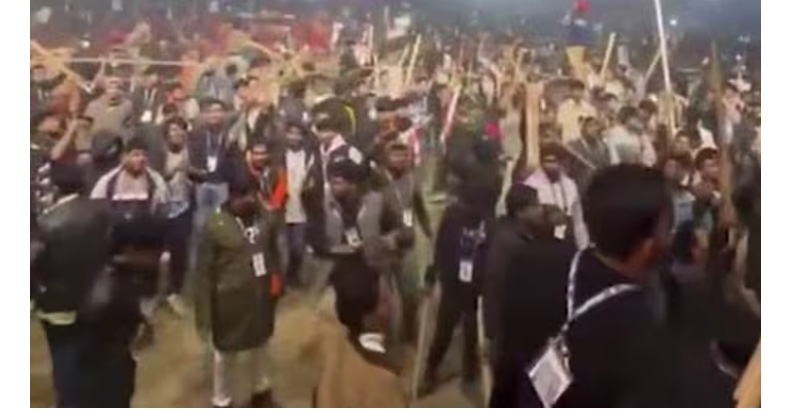 ബംഗ്ലാദേശില്‍ സംഗീതപരിപാടിക്കിടെ ആക്രമണം; കല്ലും ഇഷ്ടികയും എറിഞ്ഞു, 25 പേര്...