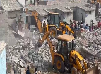 യുപി മോഡല്‍ ബുള്‍ഡോസര്‍ രാജ് കര്‍ണാടകയിലും; ബംഗളൂരുവില്‍ ഇരുന്നൂറോളം മുസ്ലി...