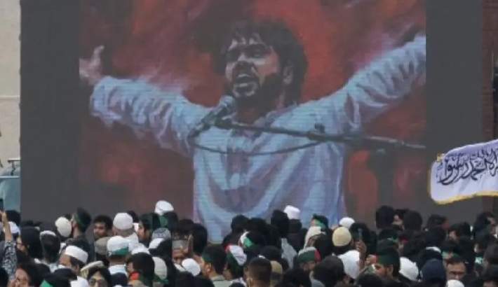 ഇന്ത്യന്‍ പൗരന്മാരുടെ വര്‍ക്ക് പെര്‍മിറ്റുകള്‍ സസ്‌പെന്‍ഡ് ചെയ്യണം : ധാക്കയില്‍ അന്ത്യശാസനം; ഇന്ത്യയ്‌ക്കെതിരെ കടുത്ത നിലപാടുമായി ഹാദിയുടെ വിദ്യാര്‍ത്ഥി സംഘടന