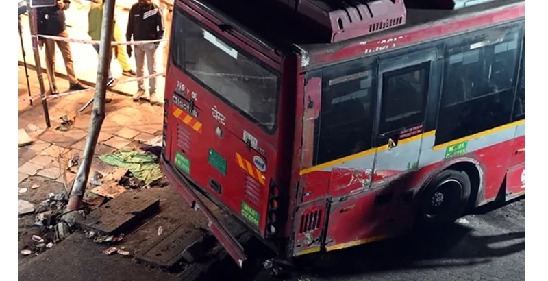 ബാണ്ഡൂപ് സ്റ്റേഷനിന് സമീപം ബെസ്റ്റ് ബസ് അപകടം: നാലു മരണം, നിരവധി പേര്ക്ക്...