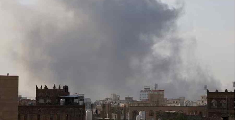 യമനിലെ മുഖല്ല തുറമുഖത്ത് സൗദി ബോംബാക്രമണം; യുഎഇയില്‍ നിന്നെത്തിയ ആയുധക്കപ്പലുകള്‍ ലക്ഷ്യം