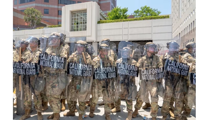 നിയമതടസ്സങ്ങള്‍ക്ക് പിന്നാലെ പിന്മാറ്റം; ഷിക്കാഗോ, ലോസ് ആഞ്ചലസ്, പോര്‍ട്‌ലന്‍ഡ് നഗരങ്ങളില്‍ നാഷണല്‍ ഗാര്‍ഡ് വിന്യാസം താല്‍ക്കാലികമായി നിര്‍ത്തി ട്രംപ്