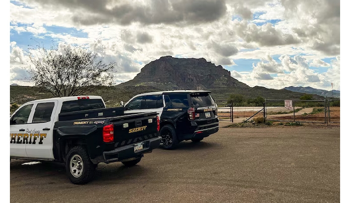 നാലുപേര്‍ സഞ്ചരിച്ച ഹെലികോപ്റ്റര്‍ അരിസോണ പര്‍വതനിരകളില്‍ തകര്‍ന്നു വീണു