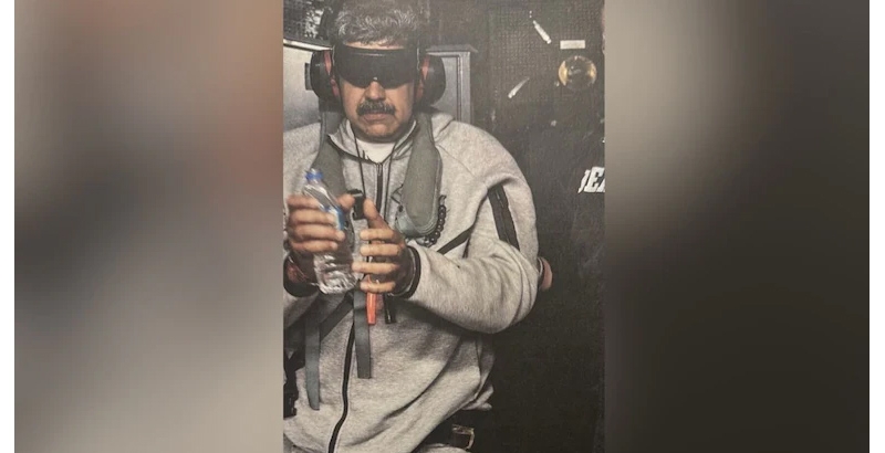 യുഎസ് യുദ്ധക്കപ്പലില് കൈക്കെട്ടിയ വെനിസ്വേലന് പ്രസിഡന്റിന്റെ ചിത്രം പുറത്...