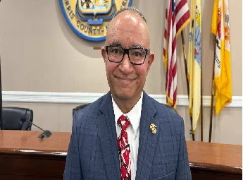 ഇന്ത്യന്‍- അമേരിക്കന്‍ പുല്‍കിത് ദേശായി മേയര്‍