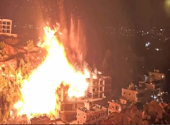 വെടിനിര്‍ത്തല്‍ കരാര്‍ നിലനില്‍ക്കേ ലബനനില്‍ വീണ്ടും ഇസ്രയേല്‍ വ്യോമാക്രമണം; ഹിസ്ബുള്ള-ഹമാസ് കേന്ദ്രങ്ങള്‍ ലക്ഷ്യമെന്ന് സൈന്യം