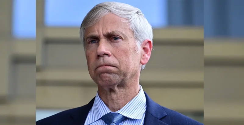 അസാഞ്ചിനെ മോചിപ്പിച്ച നിയമപോരാളി ഇനി മഡൂറോയുടെ വക്കീല്‍; ബാരി പൊള്ളാക്ക് യു...