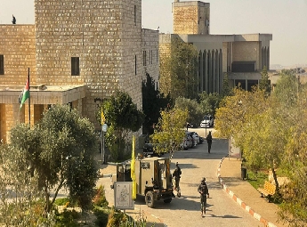 വെസ്റ്റ് ബാങ്കിലെ ബിര്‍സൈത് സര്‍വകലാശാല ക്യാംപസില്‍ ഇസ്രായേല്‍ സൈനികര്‍ അതിക്രമിച്ച് കയറി