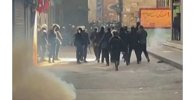 ഇറാനില്‍ അശാന്തി പടരുന്നു: ഗ്രാന്‍ഡ് ബസാറില്‍ പ്രതിഷേധം; 36 മരണം, ആയിരത്തില...