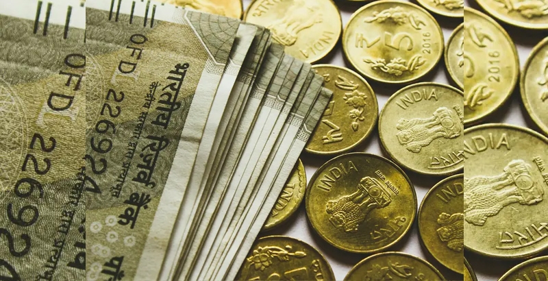 താരിഫ് സമ്മര്‍ദ്ദത്തിനിടയിലും ആഗോള മാന്ദ്യം മറികടന്ന് ഇന്ത്യന്‍ സമ്പദ്‌വ്യവസ്ഥ; 2025-26ല്‍ 7.4% വളര്‍ച്ച പ്രവചനം