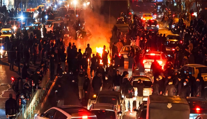 ഇറാനില് സൗജന്യ സ്റ്റാര്ലിങ്ക്; പ്രതിഷേധങ്ങളെ അടിച്ചമര്ത്തുന്ന ഭരണകൂടത്തിനെതിരെ 'ഡിജിറ്റല് ജാലകം' തുറന്ന് മസ്ക് ഇറാനില് സൗജന്യ സ്റ്റാര്ലിങ്ക്; പ്രതിഷേധങ്ങളെ അടിച്ചമര്ത്തുന്ന ഭരണകൂടത്തിനെതിരെ 'ഡിജിറ്റല് ജാലകം' തുറന്ന് മസ്ക്