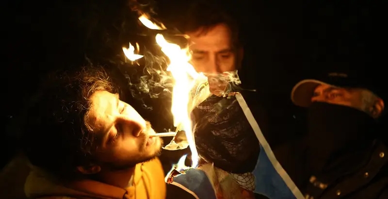 പ്രതിഷേധക്കാരുടെ മൃതദേഹം വിട്ടുകൊടുക്കാന് \'ബുള്ളറ്റ് ഫീസ്\'; ഇറാനില് 5 ല...