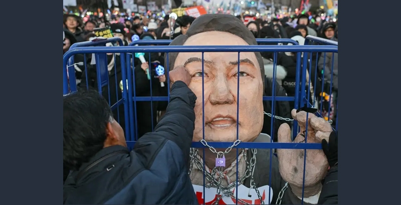 പരാജയപ്പെട്ട സൈനികനിയമം: ദക്ഷിണ കൊറിയയുടെ പുറത്താക്കപ്പെട്ട പ്രസിഡന്റ്  യൂണ...