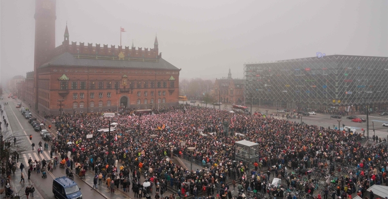 ട്രംപിന്റെ നീക്കത്തിനെതിരെ ഡെന്‍മാര്‍ക്കില്‍ ആയിരങ്ങള്‍ തെരുവിലിറങ്ങി