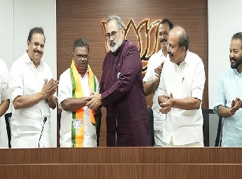 സി പി എമ്മിന്റെ ദേവികുളം മുന്‍ എം എല്‍ എ എസ് രാജേന്ദ്രന്‍ ബി ജെ പിയില്‍