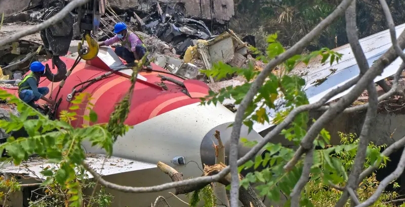 അഹമ്മദാബാദ് വിമാനാപകടം; വ്യക്തിഗത വസ്തുക്കള്‍ കുടുംബങ്ങള്‍ക്ക് കൈമാറുന്നു