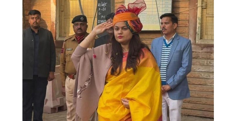 റിപ്പബ്ലിക് ദിനത്തില്‍ വൈറലായി കലക്ടര്‍ ടിനാ ഡാബിയുടെ സല്യൂട്ട്