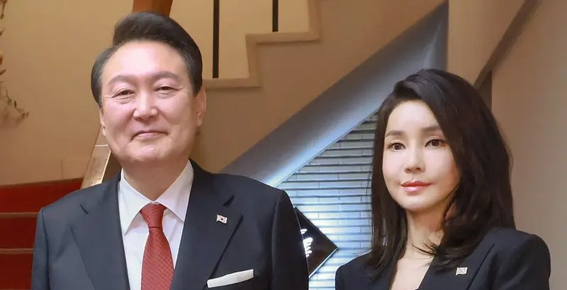 ദക്ഷിണ കൊറിയന്‍ മുന്‍ പ്രസിഡന്റിനു പിന്നാലെ അഴിമതിക്കേസില്‍ പ്രഥമ വനിതയും ഇ...