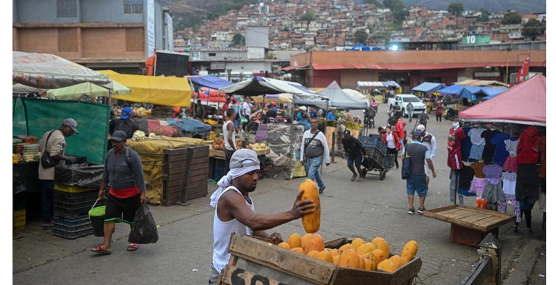 സമ്പദ്‌വ്യവസ്ഥയ്ക്ക് പ്രതീക്ഷ, ജനാധിപത്യത്തിന് അനിശ്ചിതത്വം: മദൂറോക്ക് ശേഷമ...
