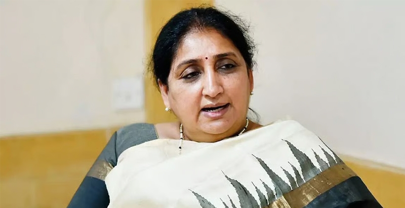 സുനേത്ര പവാര്‍ മഹാരാഷ്ട്ര ഉപമുഖ്യമന്ത്രിയായി സത്യപ്രതിജ്ഞ ചെയ്തു