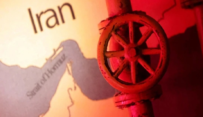 യു എസ് യുദ്ധക്കപ്പലുകള്‍ക്ക് സമീപം ലൈവ് ഫയര്‍ ഡ്രില്ലിന് ഇറാന്‍; ശ്രദ്ധ ഹോര്‍മുസ് കടലിടുക്കില്‍