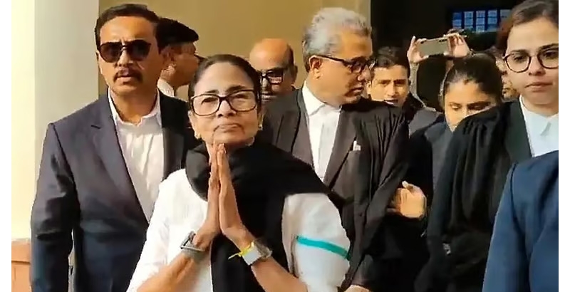 എസ്‌ഐആർ വിവാദം: സുപ്രീംകോടതിയിൽ നേരിട്ടെത്തി മമത; തെരഞ്ഞെടുപ്പ് കമ്മീഷന് നോട്ടീസ്