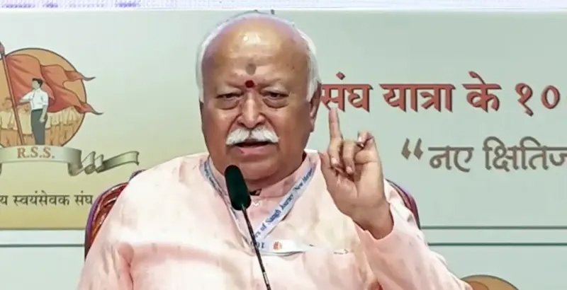 ഇന്ത്യയിലെ നിയമവിരുദ്ധ നുഴഞ്ഞു കയറ്റക്കാരെ കണ്ടെത്തി പൊലീസിനെ അറിയിക്കണമെന്ന് ആര്‍ എസ് എസ് മേധാവിയുടെ ആഹ്വാനം