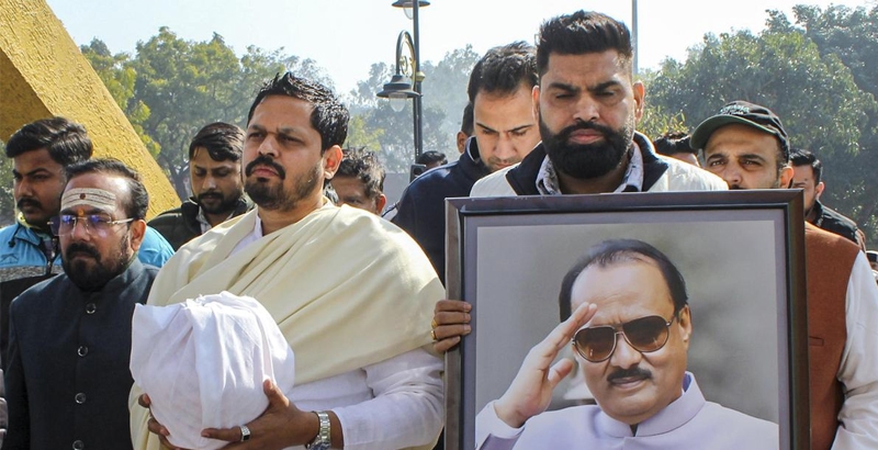 അജിത് പവാറിന്റെ വിമാനാപകടത്തില്‍ ദുരൂഹത ആരോപിച്ച് അനന്തരവന്‍