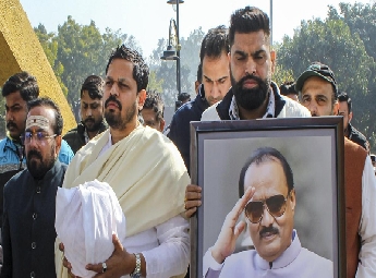 അജിത് പവാറിന്റെ വിമാനാപകടത്തില്‍ ദുരൂഹത ആരോപിച്ച് അനന്തരവന്‍