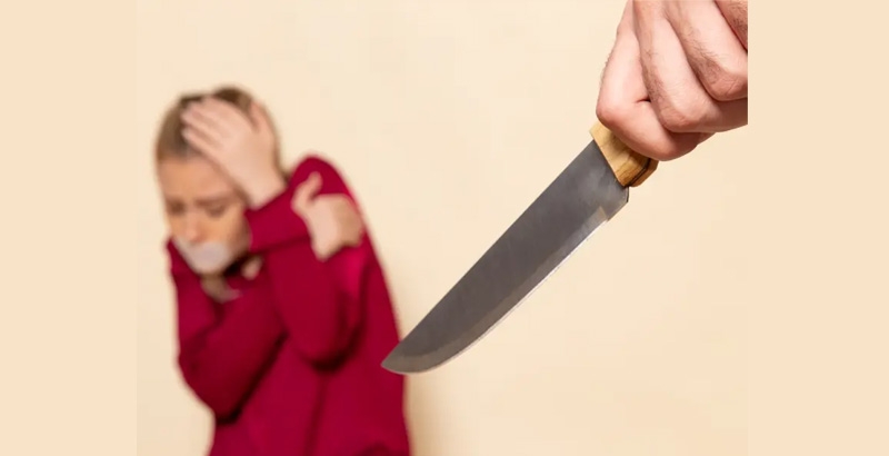 ലണ്ടൻ സ്‌കൂളിൽ \'അല്ലാഹു അക്ബർ\' വിളിച്ച് 13കാരന്റെ ആക്രമണം, കുത്തേറ്റ് രണ്...