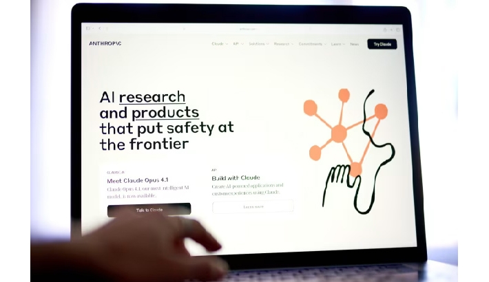 പെന്റഗണിൽ എഐ സാന്നിധ്യം ശക്തം: വെനസ്വേല ദൗത്യത്തിൽ 'ക്ലോഡ്' ഉപയോഗിച്ചെന്ന റിപ്പോർട്ട് പെന്റഗണിൽ എഐ സാന്നിധ്യം ശക്തം: വെനസ്വേല ദൗത്യത്തിൽ 'ക്ലോഡ്' ഉപയോഗിച്ചെന്ന റിപ്പോർട്ട്