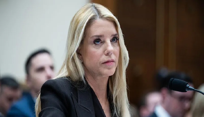 എപ്സ്റ്റീൻ ഫയലുകൾ മുഴുവൻ പുറത്തുവിട്ടുവെന്ന അവകാശവാദത്തിൽ വിവാദം; പാം ബോണ്ടിക്കെതിരെ വിമർശനം