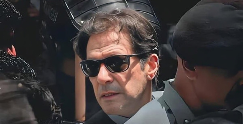 ഇംറാന്‍ ഖാന്റെ കാഴ്ചശക്തി മെച്ചപ്പെട്ടതായി മെഡിക്കല്‍ ബോര്‍ഡ് റിപ്പോര്‍ട്ട്; 85 ശതമാനം കാഴ്ച നഷ്ടമായെന്ന് അഭിഭാഷകന്റെ ആരോപണം