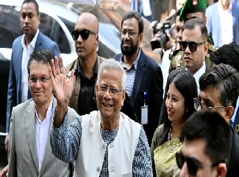 ബംഗ്ലാദേശിലെ ഇടക്കാല ഭരണത്തില്‍ നിന്ന് പടിയിറങ്ങി യൂനുസ്