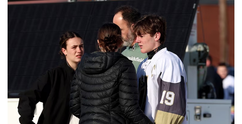 ഐസ് ഹോക്കി റിങ്കിൽ വെടിവെപ്പ്: മുൻ ഭാര്യയെയും മകനെയും കൊലപ്പെടുത്തിയ  പ്രതി ആത്മഹത്യ ചെയ്തു