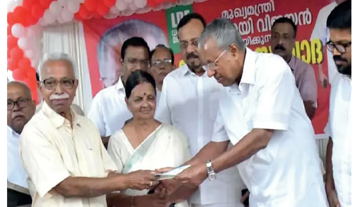 വയനാട് ടൗൺപ്രോജക്ടിന് പെൻഷൻ തുകയിൽനിന്ന് 20 ലക്ഷം കൈമാറി ദമ്പതികൾ
