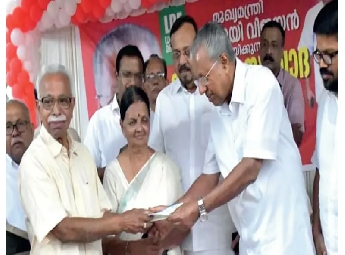 വയനാട് ടൗൺപ്രോജക്ടിന് പെൻഷൻ തുകയിൽനിന്ന് 20 ലക്ഷം കൈമാറി ദമ്പതികൾ