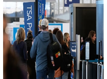 വിമാനത്താവളങ്ങളിലെ അതിവേഗ സുരക്ഷാ പരിശോധന നിർത്തിവെക്കാനുള്ള തീരുമാനം പിൻവലിച്ചു