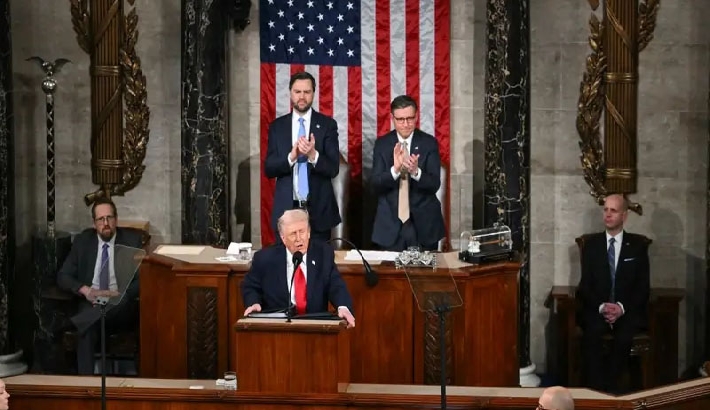 ട്രംപിന്റെ സ്റ്റേറ്റ് ഓഫ് ദി യൂണിയൻ പ്രസംഗത്തിന് അഴിമതി ആരോപണങ്ങളുമായി ഡെമോക്രാറ്റുകളുടെ മറുപടി, കോൺഗ്രസിൽ പ്രതിഷേധം