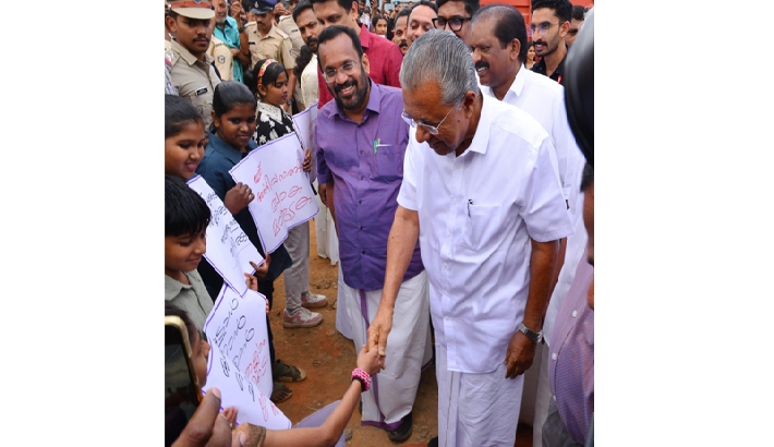 വയനാട് മാതൃക ടൗണ്‍ഷിപ്പിന്റെ ആദ്യഘട്ടം പൂര്‍ത്തിയായി; 178 വീടുകള്‍ മുഖ്യമന്ത്രി കൈമാറി