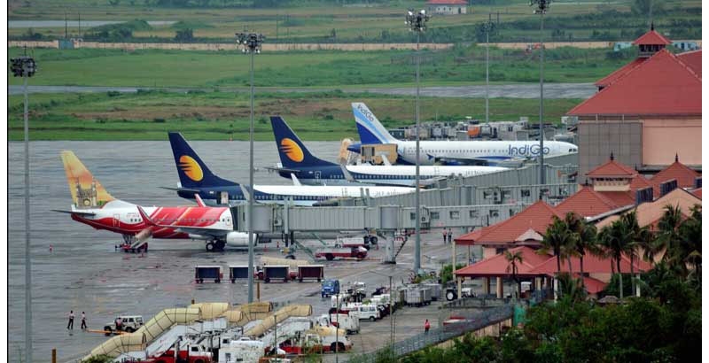 നെടുമ്പാശ്ശേരിയിൽ മുടങ്ങിയത് 75 സർവീസുകൾ; പ്രവാസികൾക്ക് ആശങ്ക