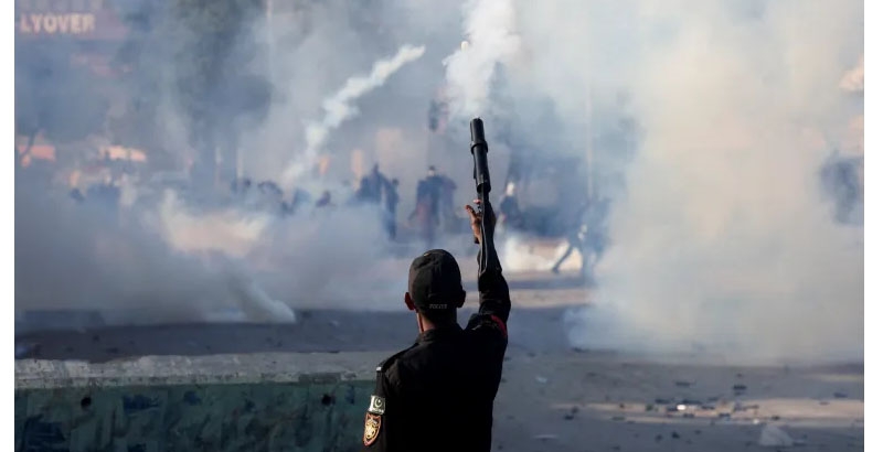 ഖമേനിയുടെ വധം: പാകിസ്ഥാനിൽ അക്രമം, 20 പേർ മരിച്ചു