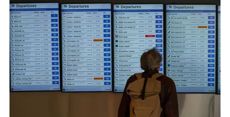 ഗൾഫ് രാജ്യങ്ങളിൽ കുടുങ്ങിയ ഇന്ത്യൻ പൗരന്മാർക്ക് ജാഗ്രത നിർദേശം; യാത്ര ഒഴിവാ...